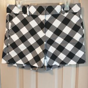 Ann Taylor Factory Shorts Size 4 Black, White & Gray checkered pattern